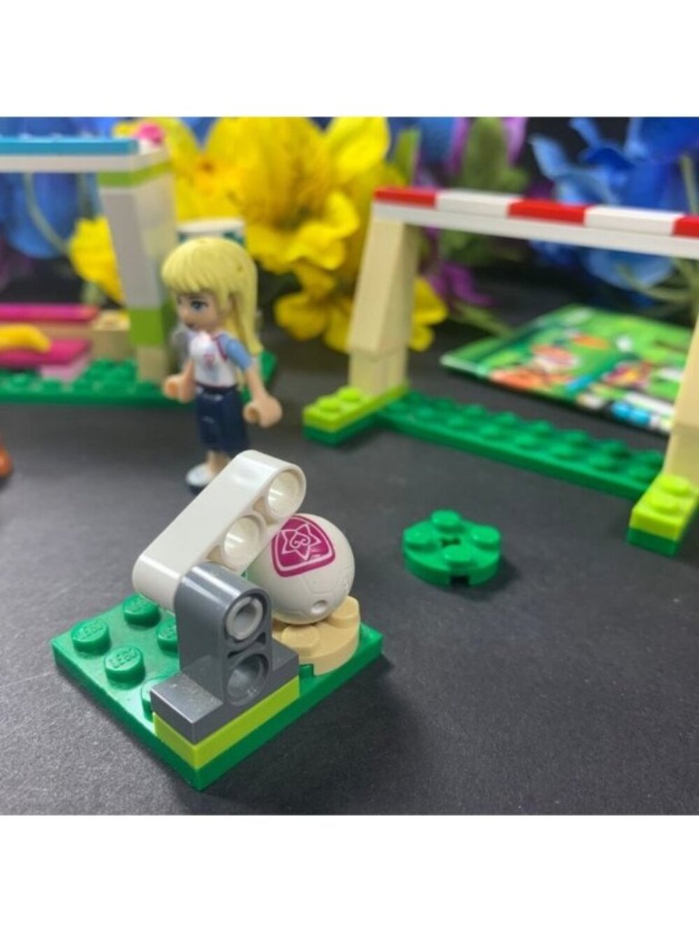 Lego Friends Soccer Training Set Stephanie 2013 Dog Goal Ball 41011 - Picture 3 of 11